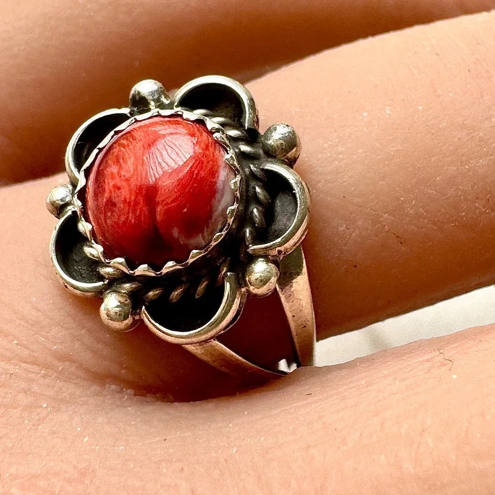 Navajo Flower Ring Red Spiny Oyster Sz 8 Sterling Silver Scalloped Native Amer